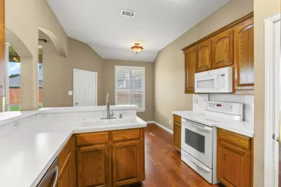 1612 Twin Oaks Drive, Cleburne, TX 76033 - Photo 12