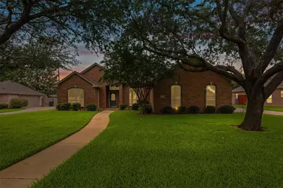 1612 Twin Oaks Drive, Cleburne, TX 76033 - Photo 32