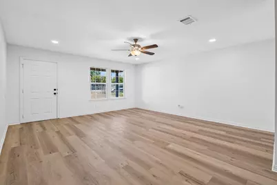 4920 S Peachtree Road, Balch Springs, TX 75180 - Photo 2