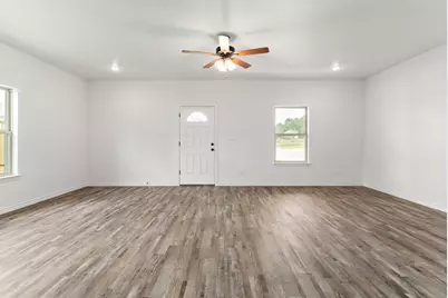 828 Elijah, Lampasas, TX 76550 - Photo 4