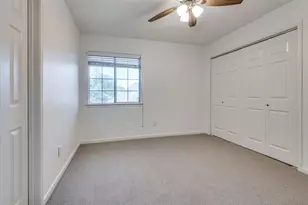 562 Mercer St, Grand Prairie, TX 75052 - Photo 20