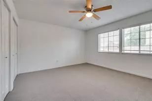 562 Mercer St, Grand Prairie, TX 75052 - Photo 24