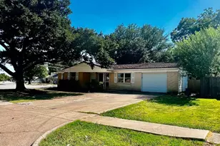 4703 Bedford Dr, Mesquite, TX 75150 - Photo 2