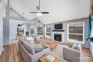 6315 Fairlane Dr, Arlington, TX 76001 - Photo 4