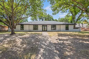 729 Surrey Cir, Grand Prairie, TX 75050 - Photo 1