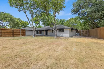 729 Surrey Circle, Grand Prairie, TX 75050 - Photo 24