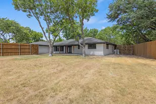 729 Surrey Cir, Grand Prairie, TX 75050 - Photo 24
