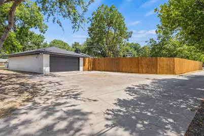 729 Surrey Circle, Grand Prairie, TX 75050 - Photo 26