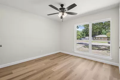 729 Surrey Circle, Grand Prairie, TX 75050 - Photo 22