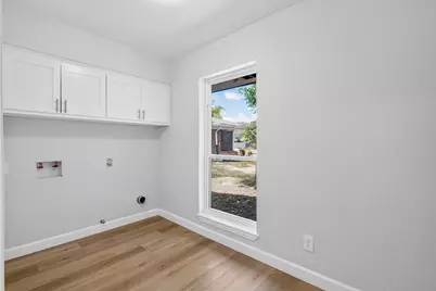 729 Surrey Circle, Grand Prairie, TX 75050 - Photo 12