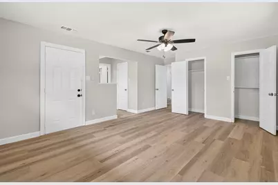 729 Surrey Circle, Grand Prairie, TX 75050 - Photo 18