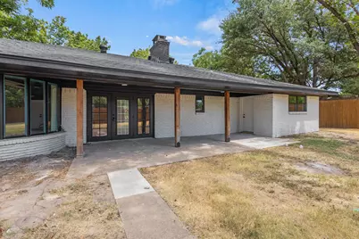 729 Surrey Circle, Grand Prairie, TX 75050 - Photo 2