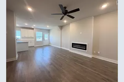 920 Cooksey Court #B, Grandview, TX 76050 - Photo 4