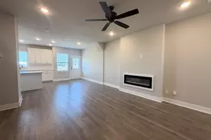 920 Cooksey Ct, Grandview, TX 76050 - Photo 4