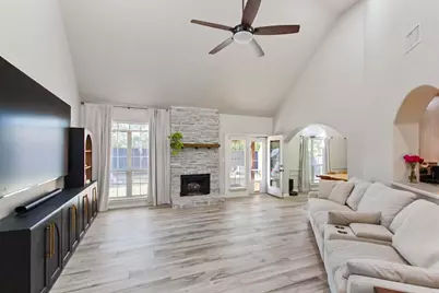 417 Valley View Lane, Krum, TX 76249 - Photo 6