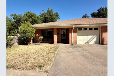 567 W College Street, Stephenville, TX 76401 - Photo 1