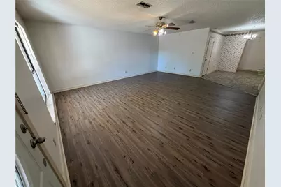 567 W College Street, Stephenville, TX 76401 - Photo 2