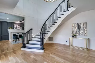 200 Krohn Court, Irving, TX 75038 - Photo 2