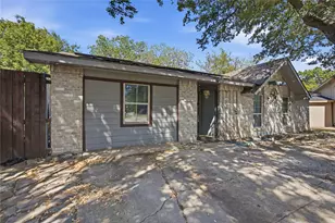 3156 Abbey Rd, Carrollton, TX 75007 - Photo 2