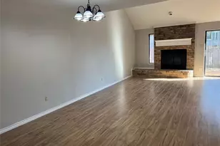 109 Wilshire Dr, Euless, TX 76040 - Photo 4