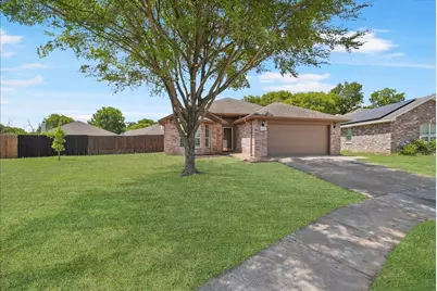1002 James Donald Lane, Glenn Heights, TX 75154 - Photo 4