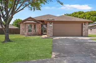 1002 James Donald Ln, Glenn Heights, TX 75154 - Photo 1
