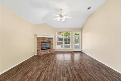 1002 James Donald Lane, Glenn Heights, TX 75154 - Photo 10