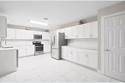 109 W 11th Street, Irving, TX 75060 - Photo 6