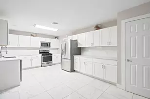 109 W 11th St, Irving, TX 75060 - Photo 6