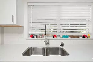 109 W 11th St, Irving, TX 75060 - Photo 8