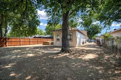 719 N Barnett Avenue, Dallas, TX 75211 - Photo 20
