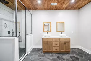 719 N Barnett Ave, Dallas, TX 75211 - Photo 16