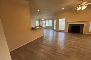 104 Cinnamon Ct, Weatherford, TX 76088 - Photo 4