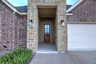 10171 Blue Jay Ln, Benbrook, TX 76126 - Photo 2