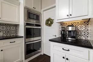 2009 Prairie Holly Ln, Fort Worth, TX 76008 - Photo 10