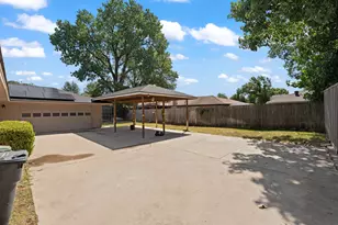 1807 Holm Oak St, Arlington, TX 76012 - Photo 4