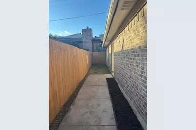 2805 Woodmont Trail, Fort Worth, TX 76133 - Photo 4