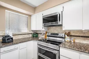 2781 Fairway Park St, Grand Prairie, TX 75050 - Photo 10