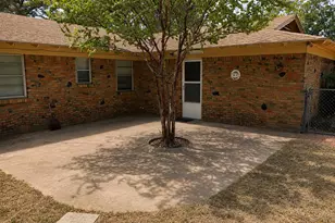 1609 Bradford Pl, Fort Worth, TX 76112 - Photo 4