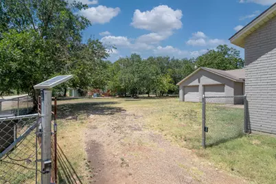 805 S Tyler Street, McGregor, TX 76657 - Photo 34