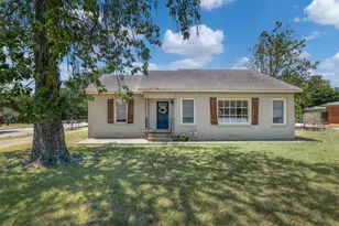 805 S Tyler St, McGregor, TX 76657 - Photo 32