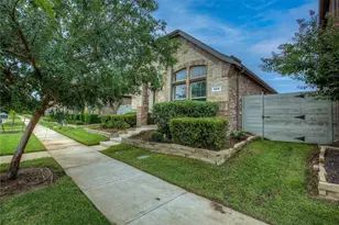 820 10th St, Argyle, TX 76226 - Photo 2