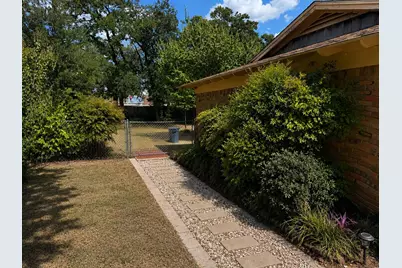 1609 Bradford Place, Fort Worth, TX 76112 - Photo 8