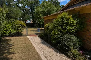 1609 Bradford Pl, Fort Worth, TX 76112 - Photo 8
