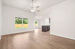 223 N Is Dr, Terrell, TX 75160 - Photo 2