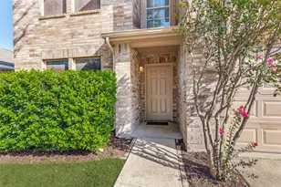 1004 Triple Crown Dr, Fort Worth, TX 76179 - Photo 2
