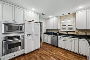 9918 Chimney Hill Ln, Dallas, TX 75243 - Photo 12