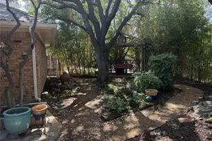 9918 Chimney Hill Ln, Dallas, TX 75243 - Photo 36