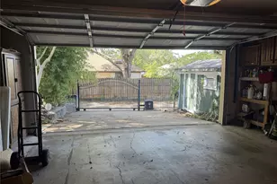 9918 Chimney Hill Ln, Dallas, TX 75243 - Photo 38