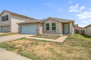8421 Cotton Valley Ln, Arlington, TX 76002 - Photo 2